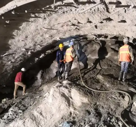 河北拱顶带模注浆料的施工流程及注意事项